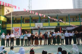 Pembagian hadiah lomba agustus 2023